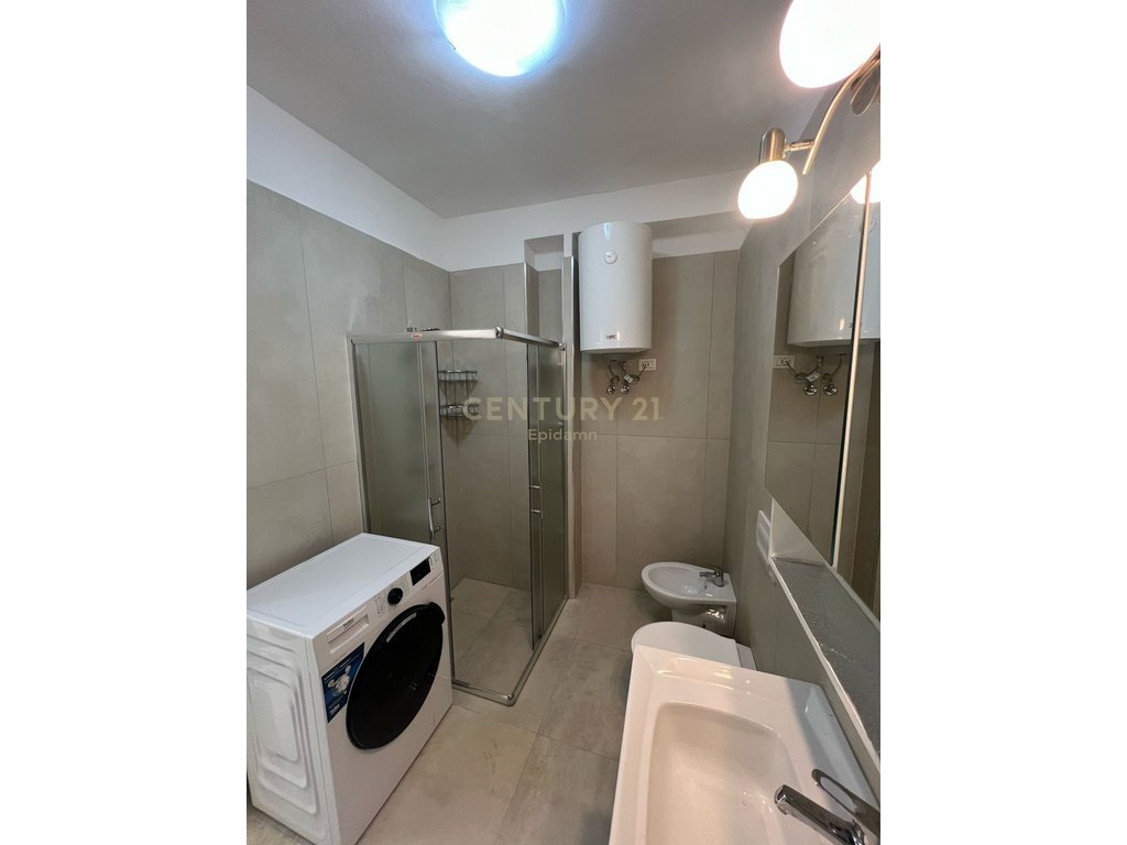 Jepet me qera apartament 1+1 te Tregu Industrial!