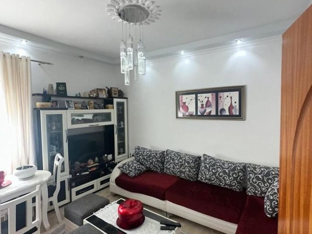Shitet, Apartament 1+1, Shkolla  Eftali Koci, Durres