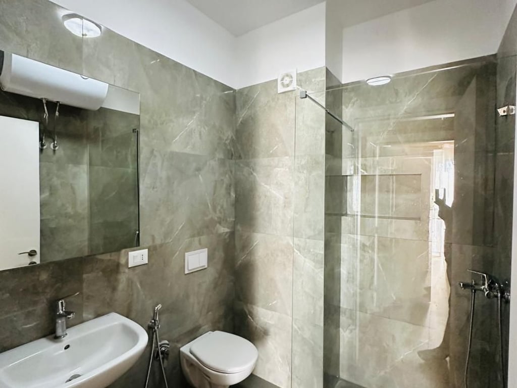 AFFITTASI APPARTAMENTO 2+1+2+BALCONE A 800 EURO, 116 m, PRESSO IL COMPLESSO ARLIS, VICINO ALLA FARMACIA 10.