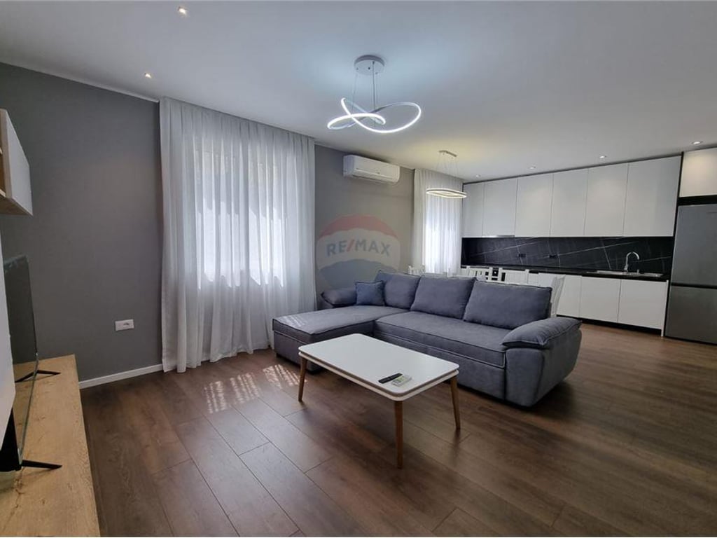 APPARTAMENTO 2+1+2+POSTO AUTO IN AFFITTO!