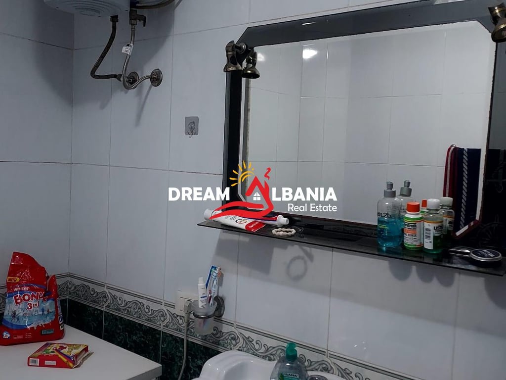 A 2+1 apartment is for rent near Ish Restaurant Durresit, Tirana (ID 4229425).