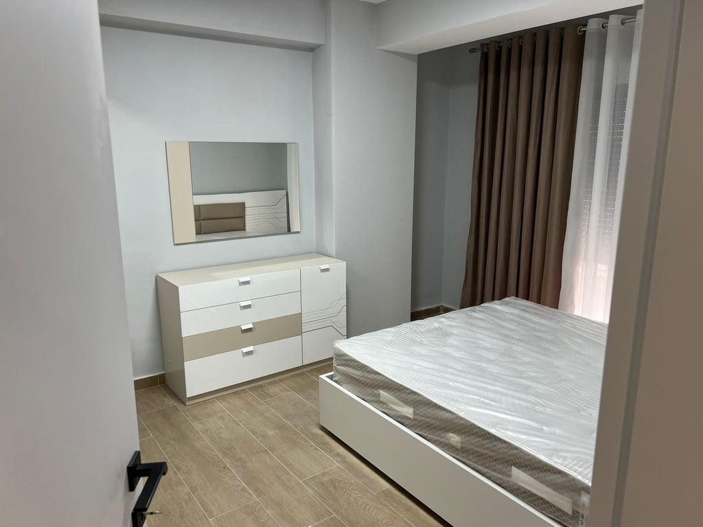 1+1, furnished, Sun Hill, 500 euros with parking.