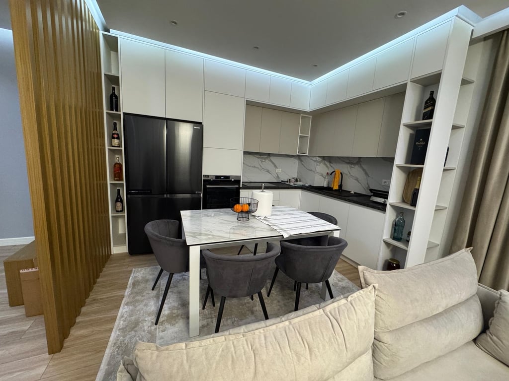 🔑SHITET APARTAMENT 3+1  LIQENI I THATË
