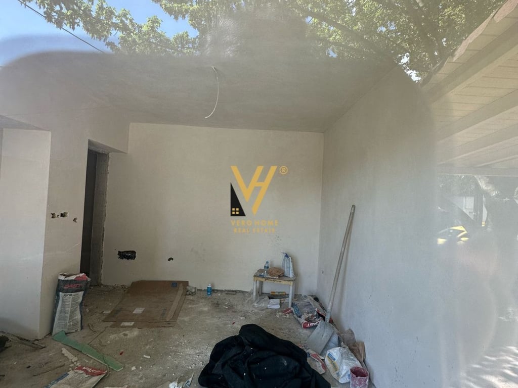 DYQAN 55M2 ME QERA NE SHKOZE 700 EURO