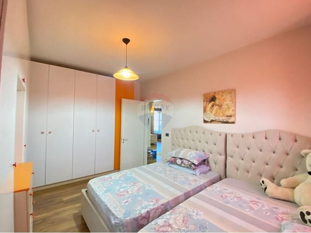 Apartment 2+1+2 for sale in Xhamllik.