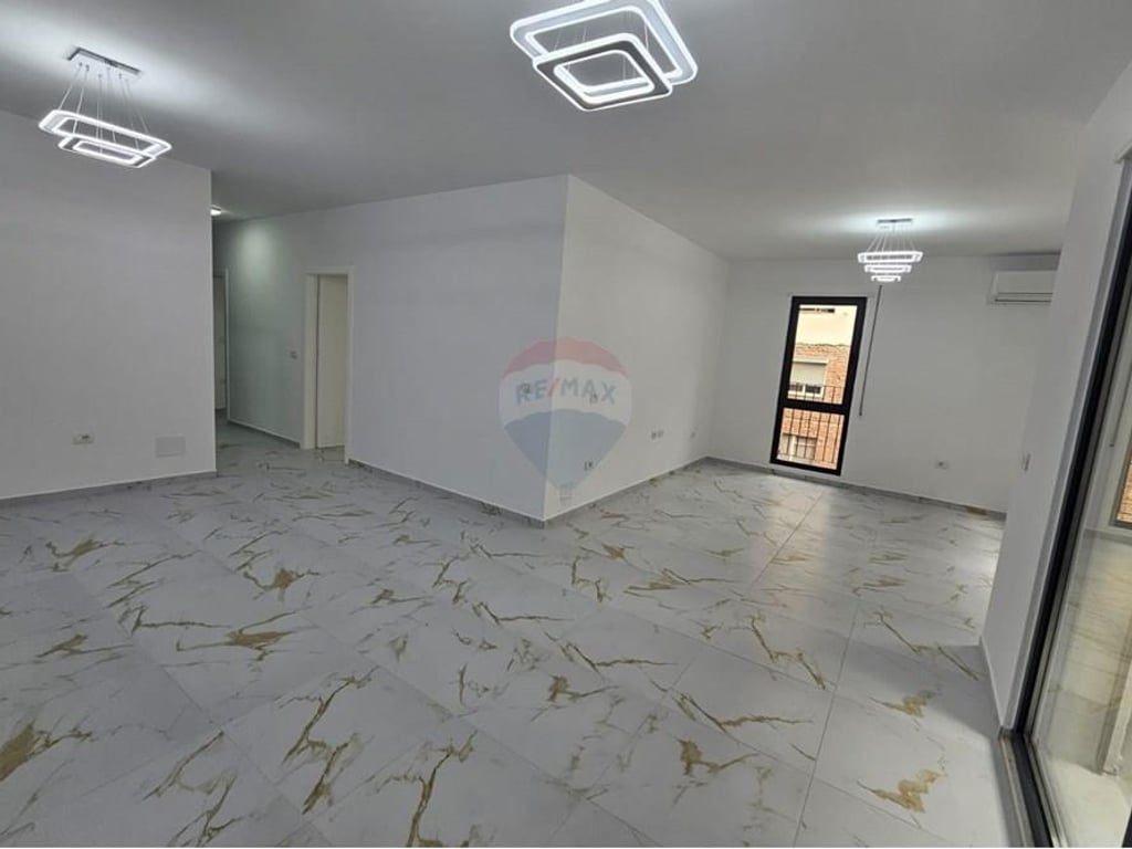 Apartment 2+1+2 (Empty) Former Electric Market