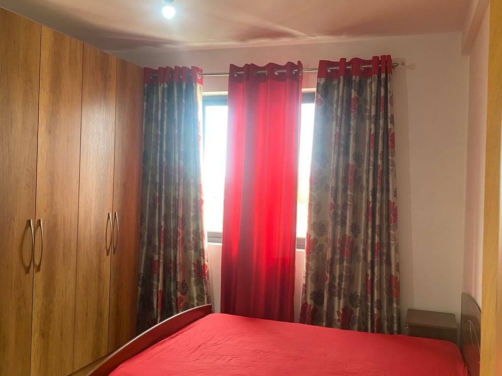 Qender, apartament 1+1 me qera Vila Gold (50,000 Leke)