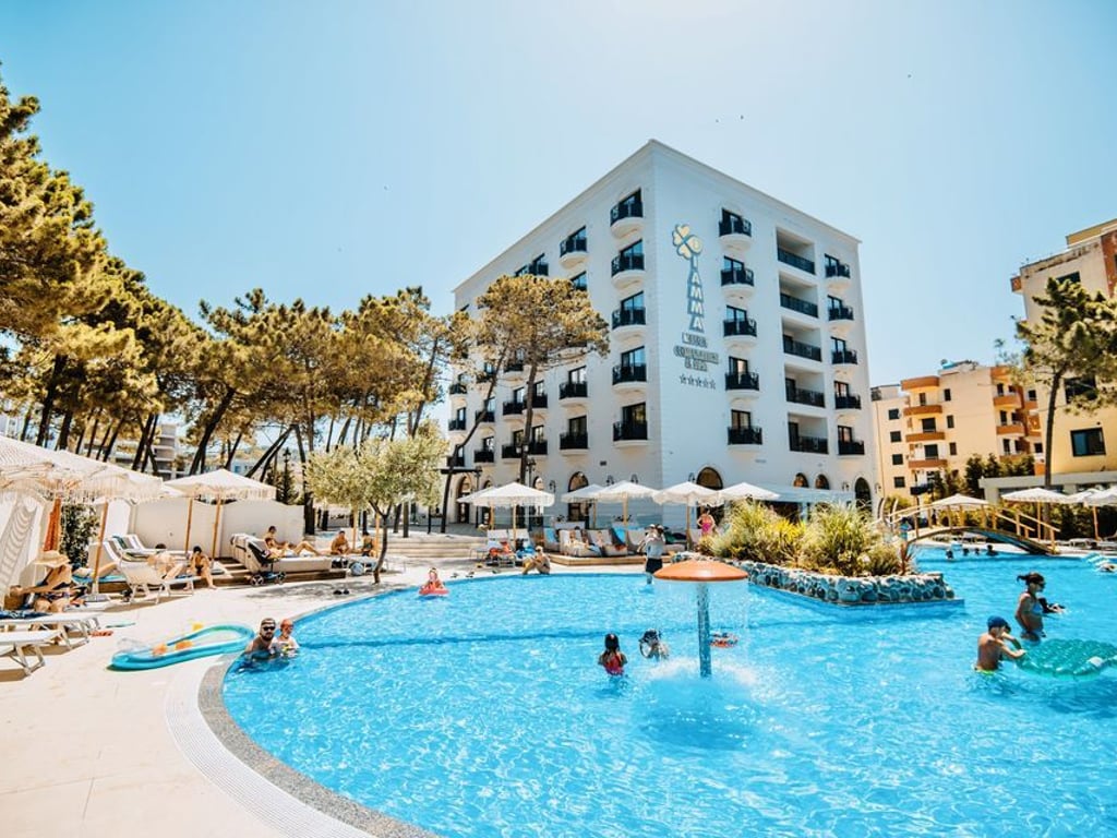 Shitet Apartament 1+1 Golem 97.000 euro