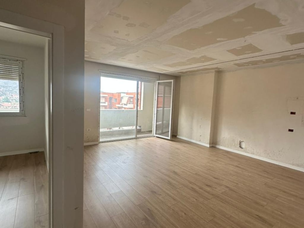 For sale: 3+1+2 apartment and 2 parking spaces at Golden Gate, opposite American Hospital 3.