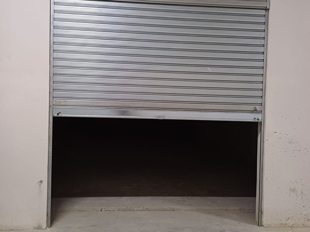 Si affittasi rivista in via Karl Gega