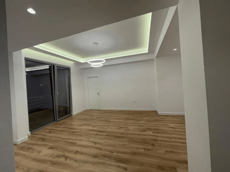 Vendesi appartamento 2+1+2 in Via Kavajë!!!!!
