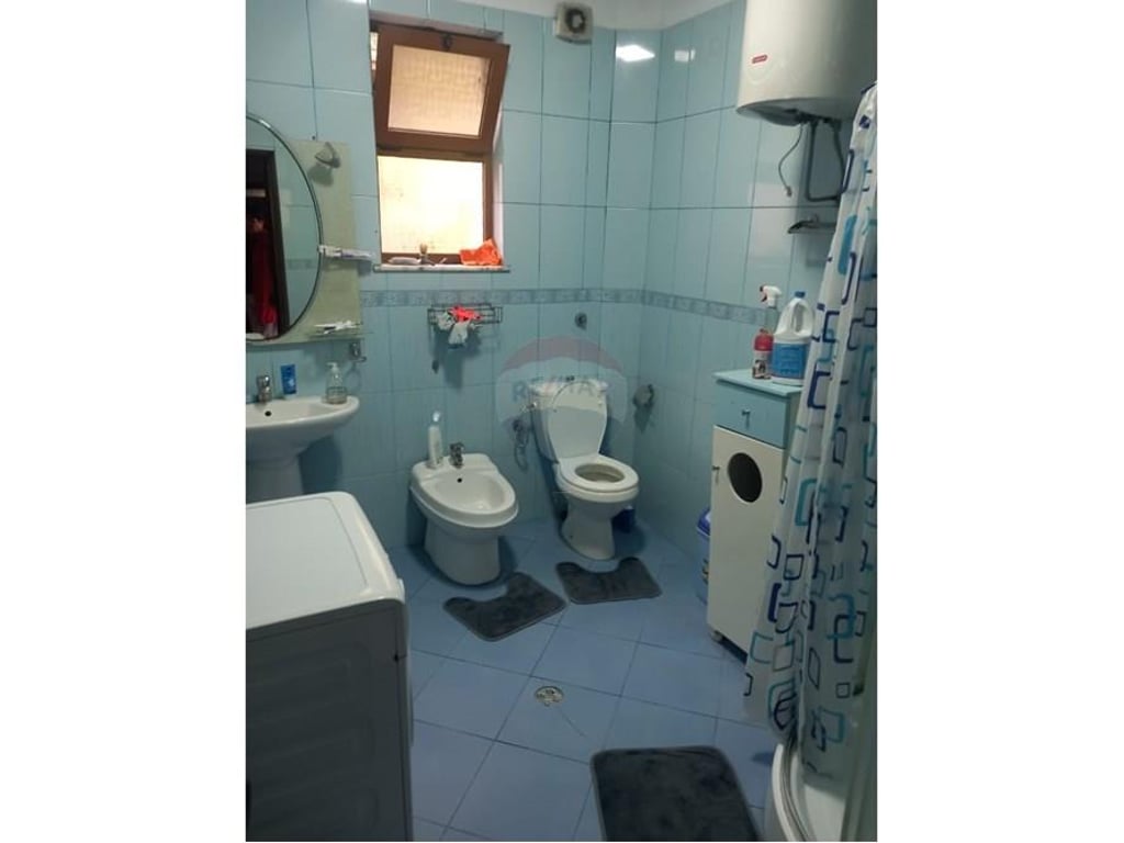 Jepet shtepi me qera