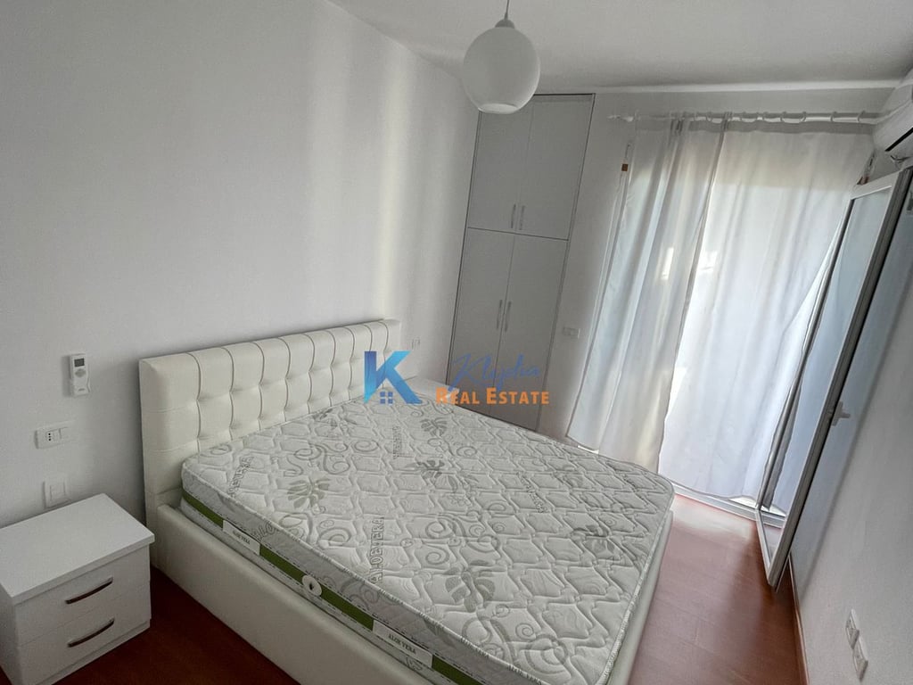 2+1 per qira qira te 21 Dhjetori, Kompleksi Star