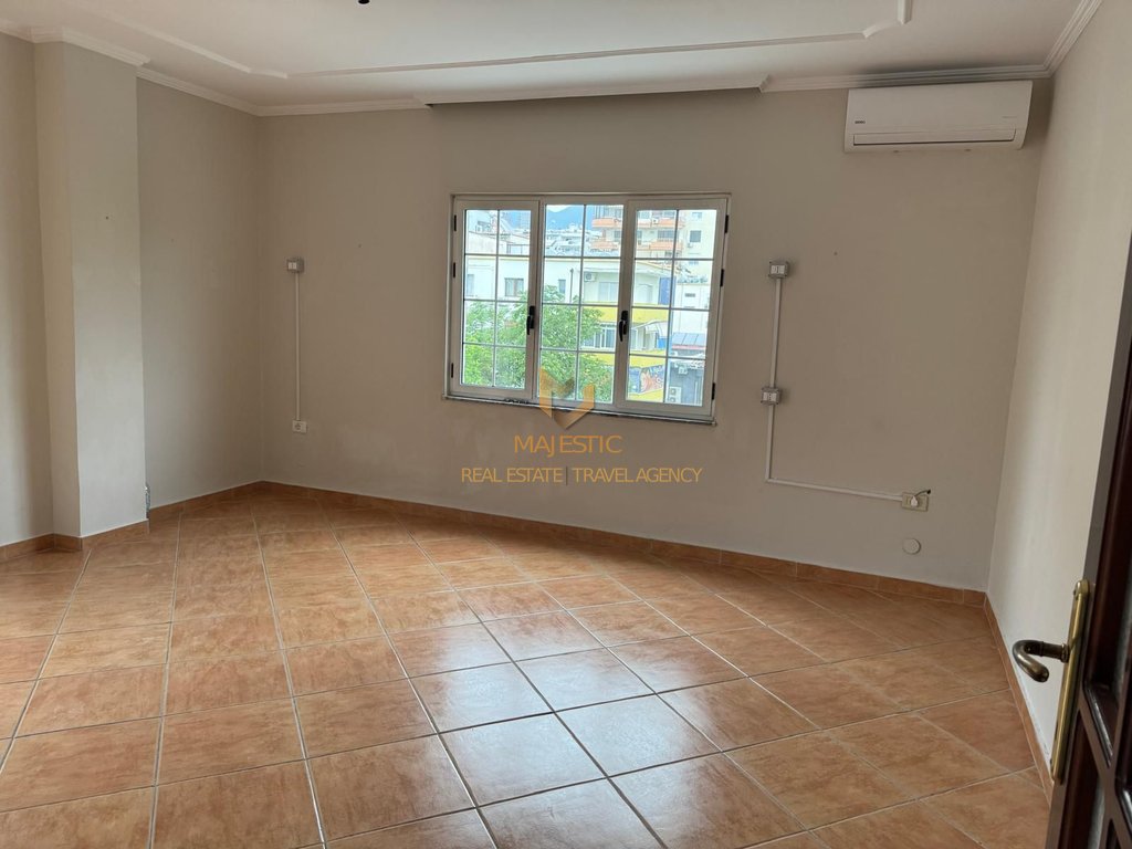 4+1+2 OFFICE FOR RENT AT WILLSON SQUARE