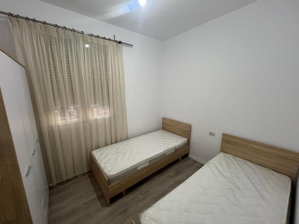3+1 apartment for rent at Fusha e Aviacionit