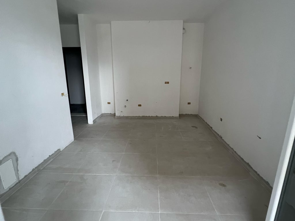 Vendesi Appartamento 1+1+1 Balcone