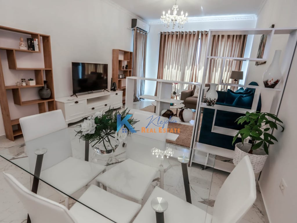 Appartamento 1+1 in Affitto a Square 21