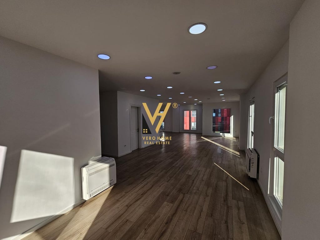 JEPET ZYRE 175M2 ME QERA TEK RRUGA E ELBASANIT 2300 EURO