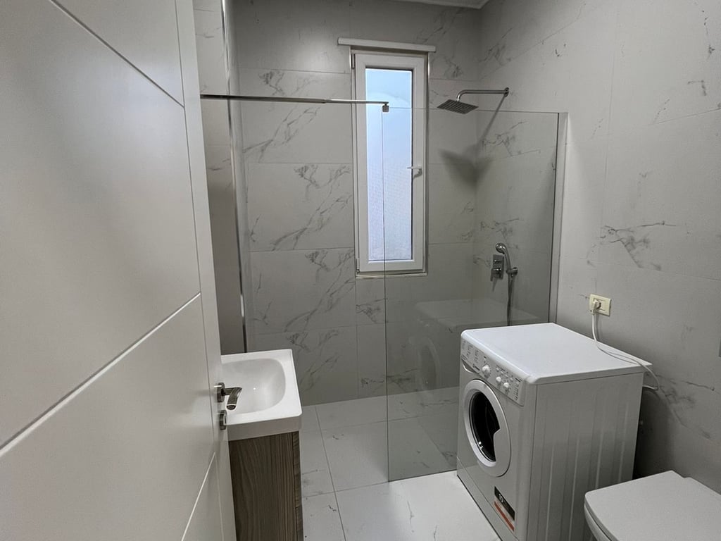 apartament 2+1 me qira Ish Fusha Aviacioni 600 euro