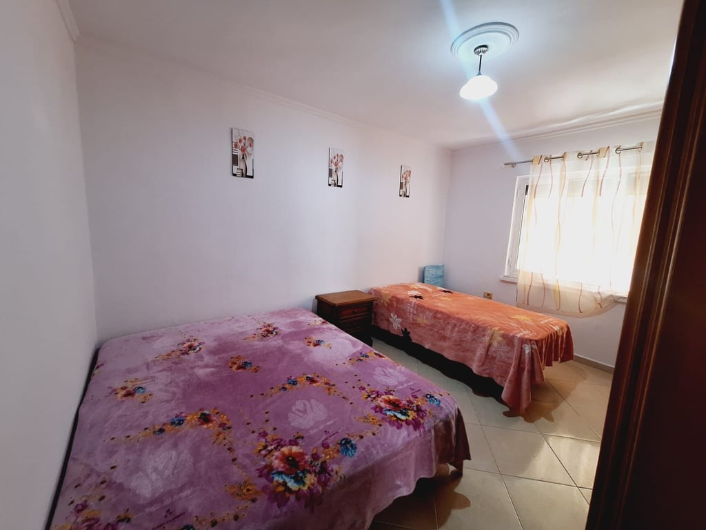 Tirana, affittasi appartamento 2+1 al 4° piano, 60 m² (Mine Peza) 47.000 Lek.