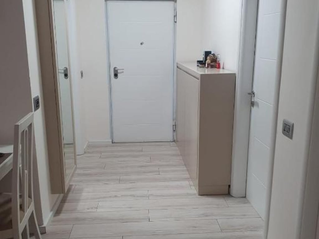 2+1 per qira te Stacioni i Trenit, afer Intermedica