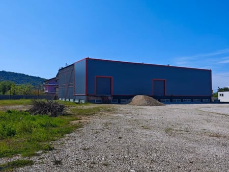 For sale Kapanon. First line of the main road. Vorë Rinas