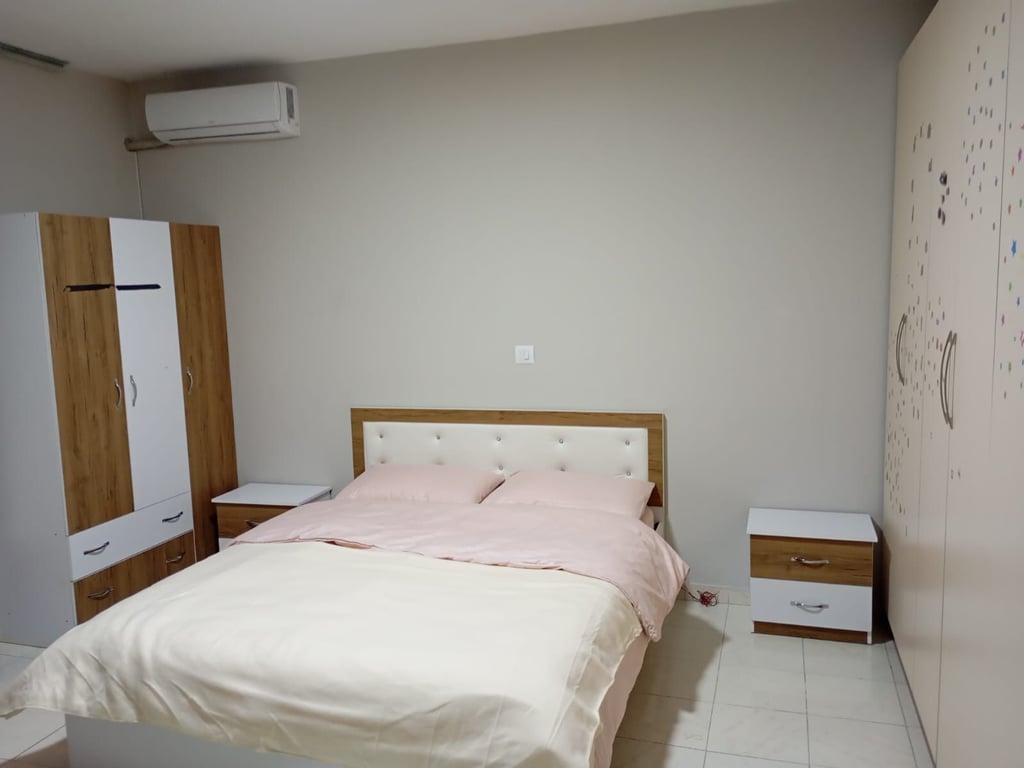 Apartament me qera 2+1+2