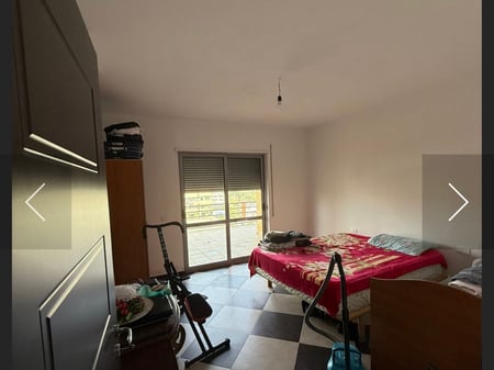 For sale: 2+1+2 apartment with a side view of the sea in Durres, beach.