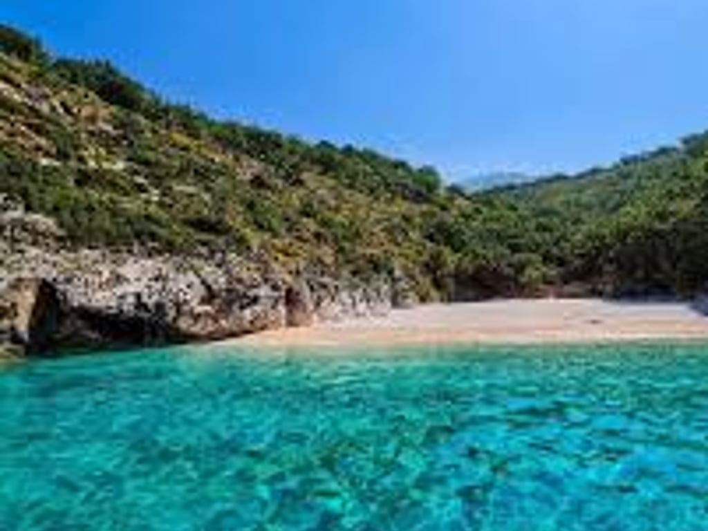 OCCASIONE DI INVESTIMENTO – TERRENO IN VENDITA A PALASË