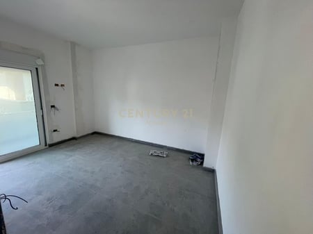 SHITET APARTAMENT 2+1 PRAN SPITALIT !