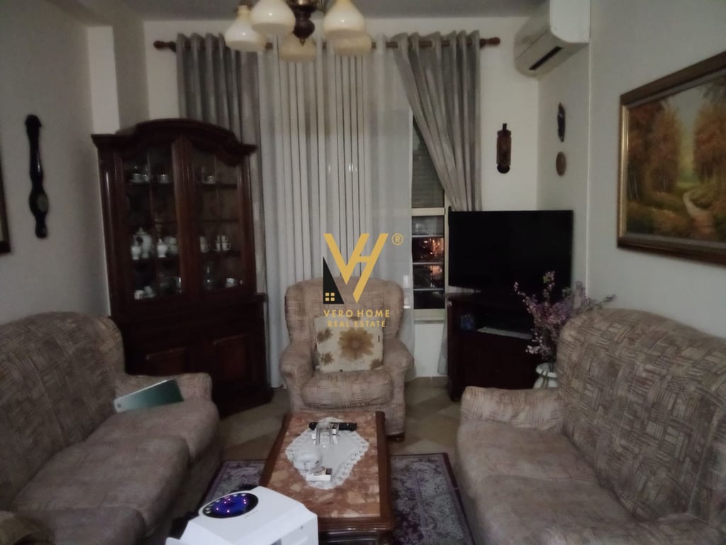 JEPET APARTAMENT 2+1+BLK ME QERA TE STACIONI I TRENIT 60.000 LEKE