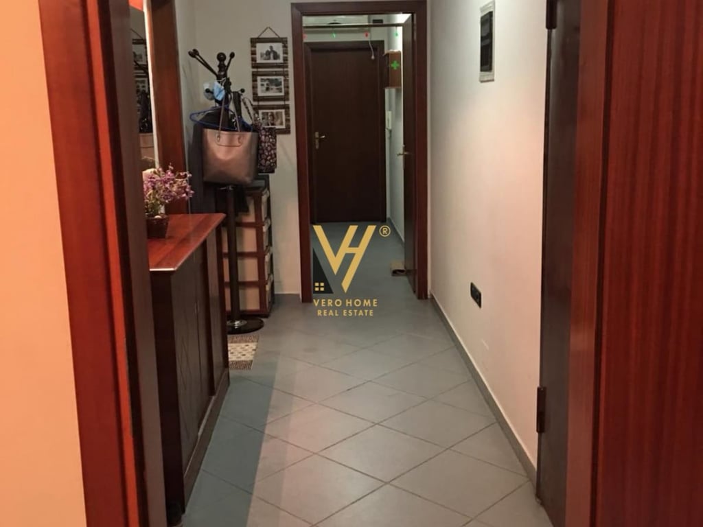 AFFITTASI APPARTAMENTO 1+1+2 PIANO VICINO ALLA SCUOLA HASAN VOGLI 530 EURO