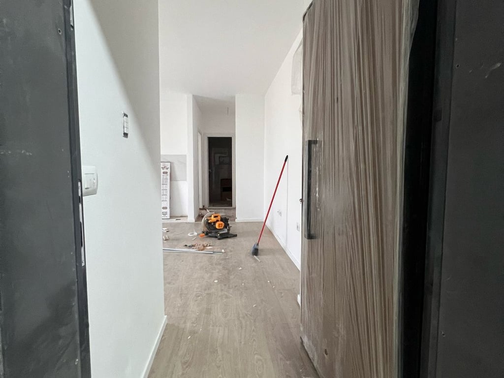 📣Shitet Apartament 1+1 te Xhamia e Selites🔑