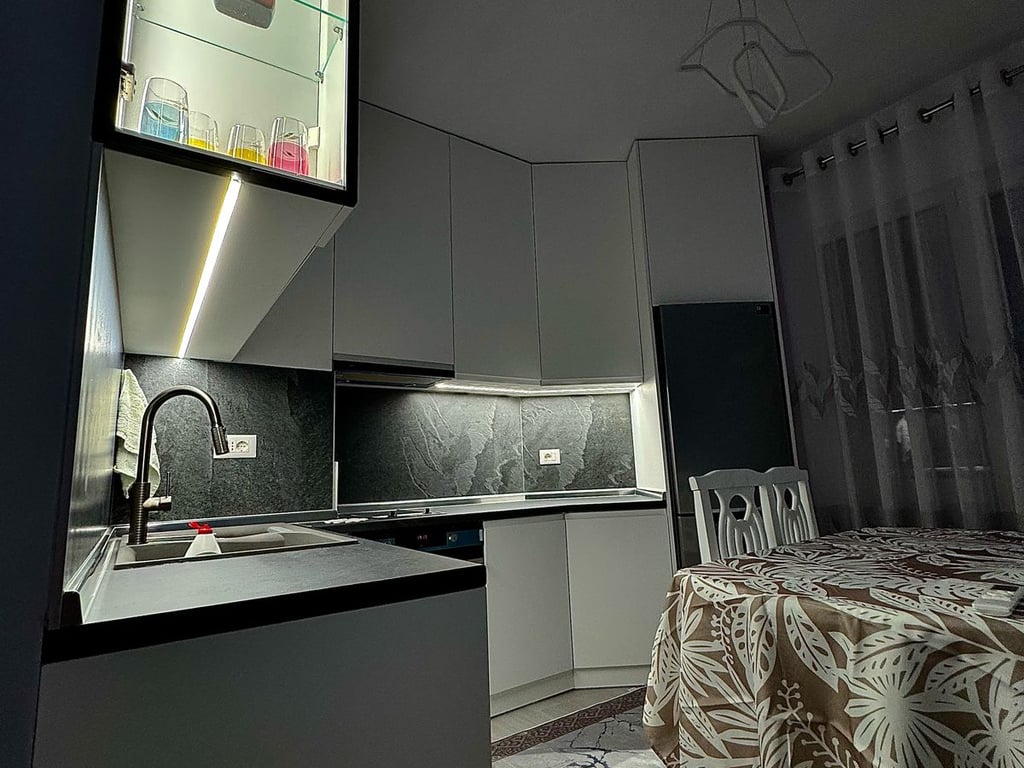 Jepet me qera Apartamenti 1+1 Astir (River Residence) Cmimi: 600euro