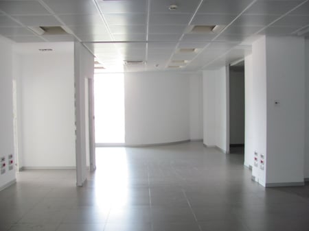 Zyre Me Qera Tek Zogu I Zi (ID BZ2606) Tirane.