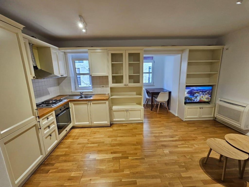 1+1 apartment for rent near Vasil Shanto/NSHRAK 450 euros.