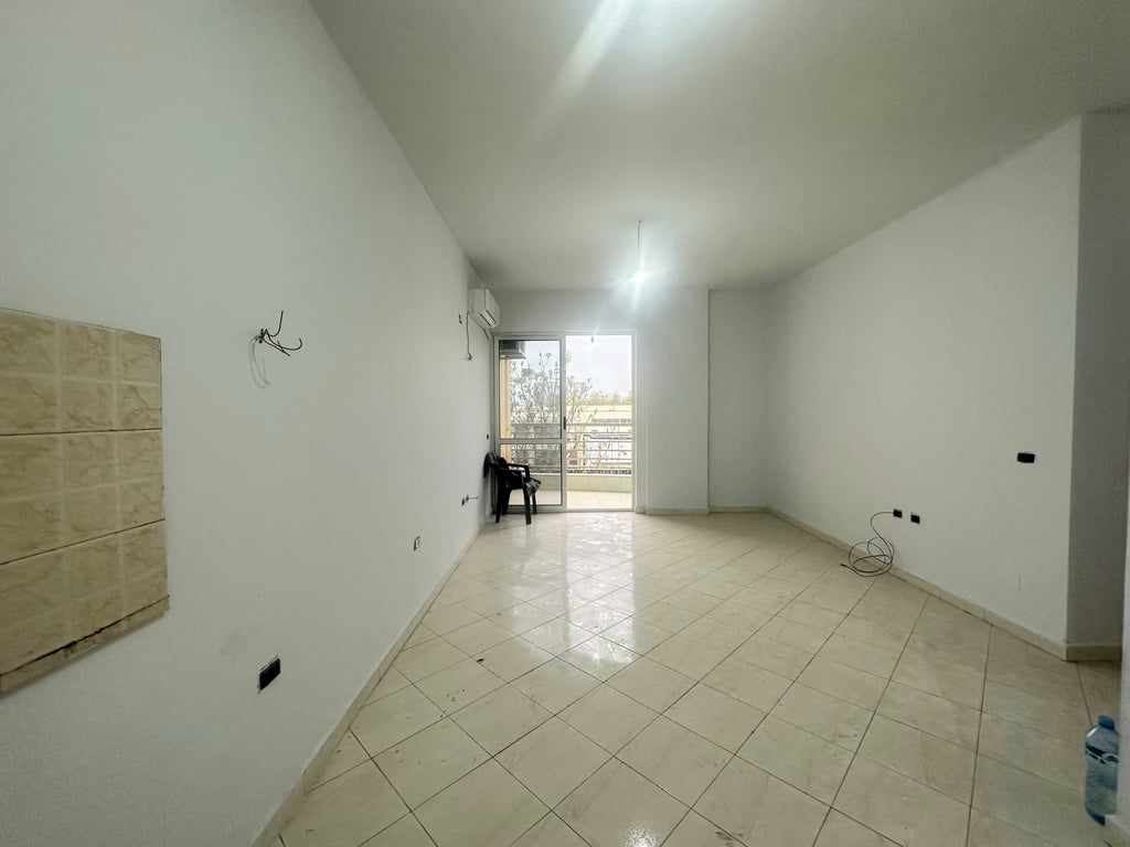 1+1 apartment for sale near the dome in Laprake.