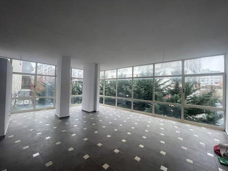 BUSINESS SPACE FOR SALE IN ASTIR