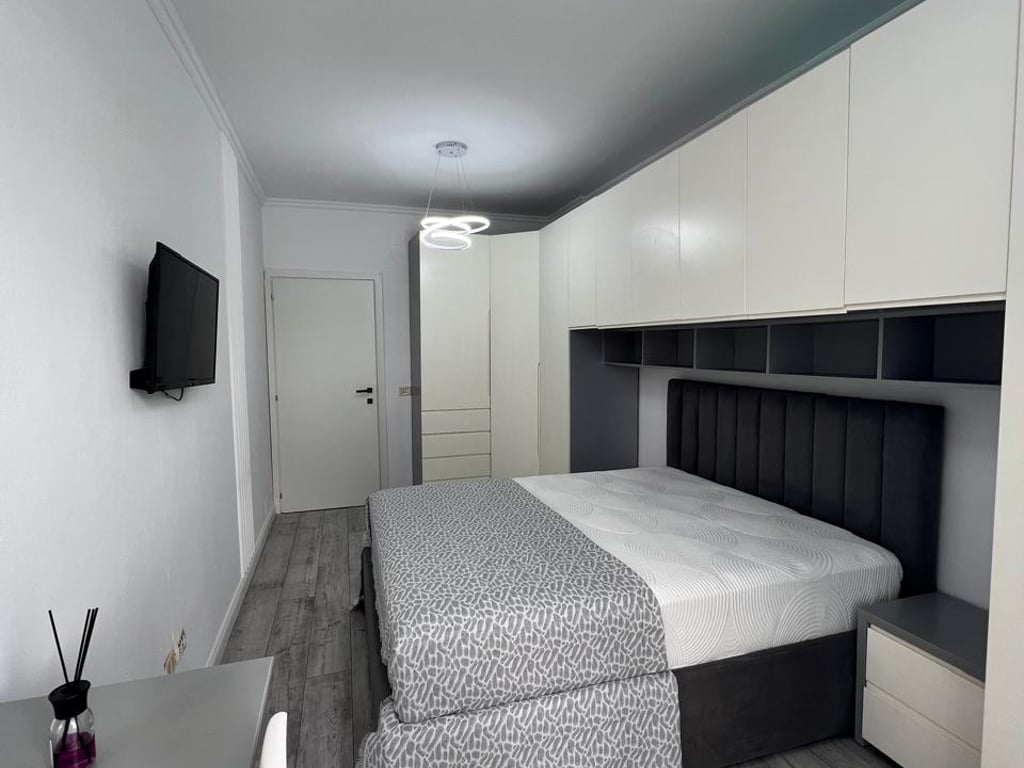 Shitet: Apartament  2+1 ne  ASTIR Tek  FRATARI  MUNDESI BLERJE ME KREDI