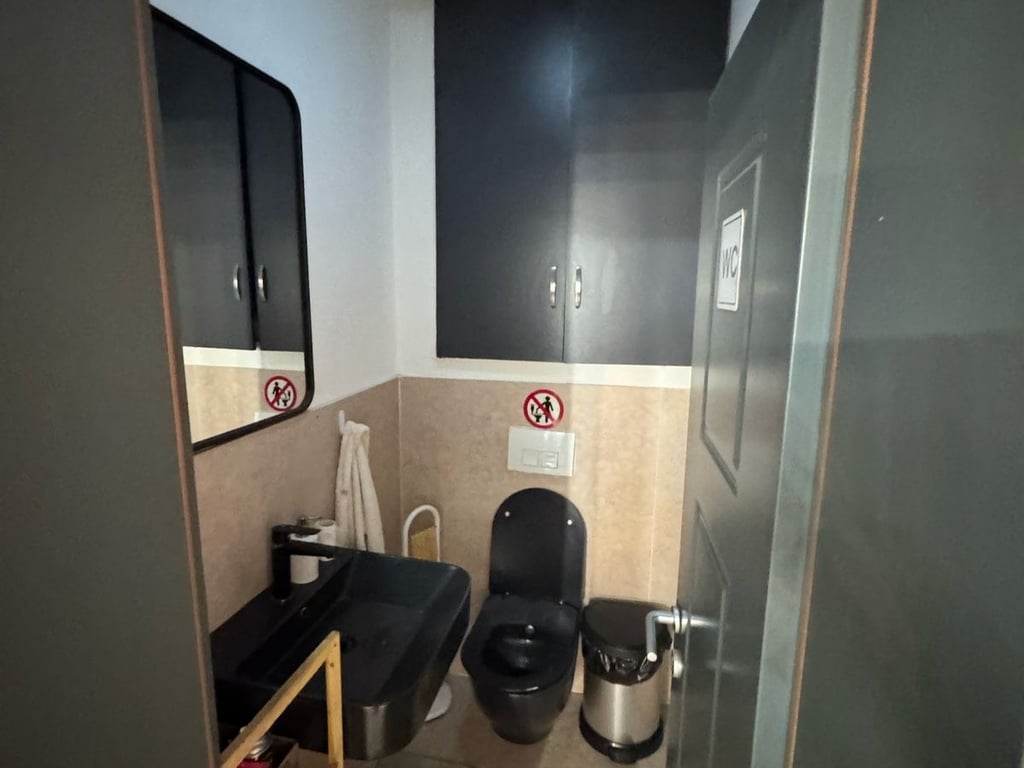 AMBIENTE IN AFFITTO BLOCCO 50M2