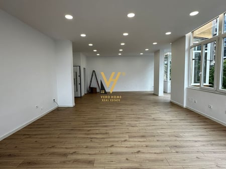 JEPET ZYRE 100 M2 QERA TE RRUGA E KAVAJES 1.300 EURO