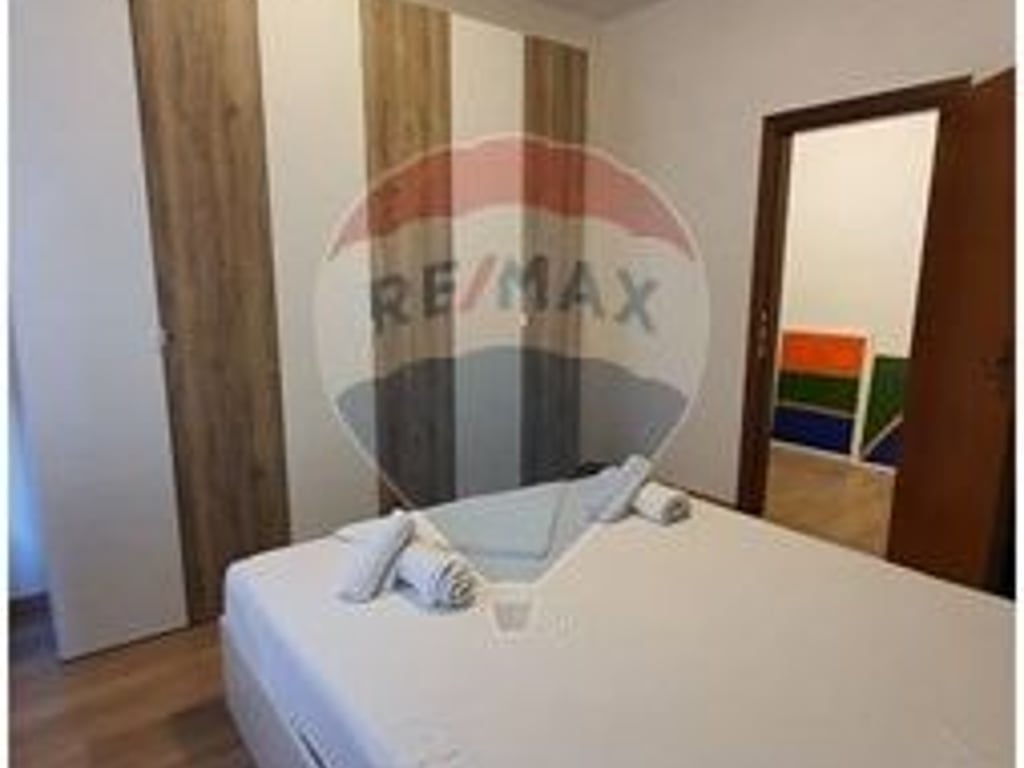 A 2+1+2 apartment is for rent in Bllok.