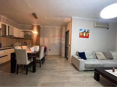 2+1+2 apartment for rent in the Paris Commune!