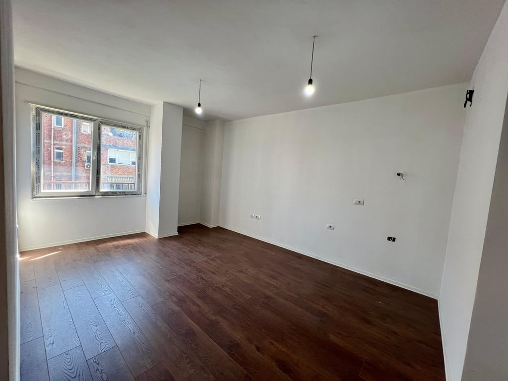 Affitto, Appartamento 1+1 “Pazari i Ri” Tirana.