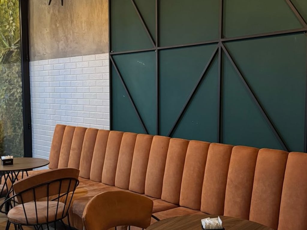 🏢 INVEST IN A READY-MADE ASSET – BUSINESS ENVIRONMENT (BAR-CAFE) WITH A VERANDA, 5 MAJI