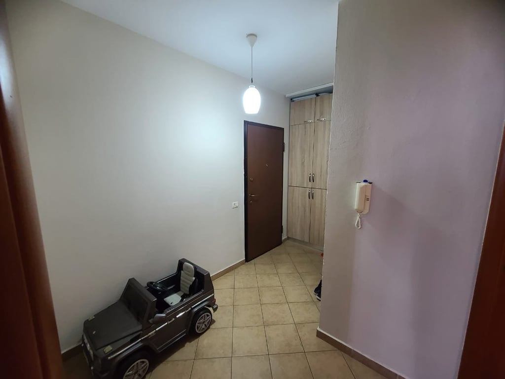 Appartamento 1+1 in Via Aleksander Moisiu, Kinostudio