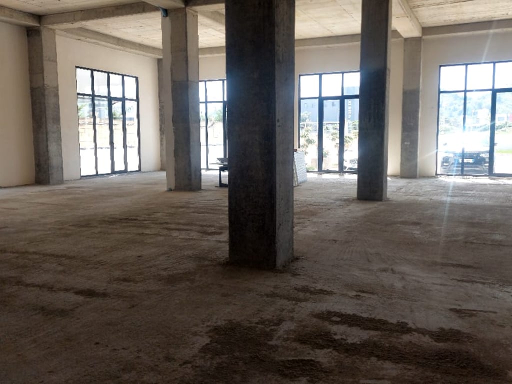 🏭 Affittasi Magazzino – Strada Secondaria Tirana–Durrës