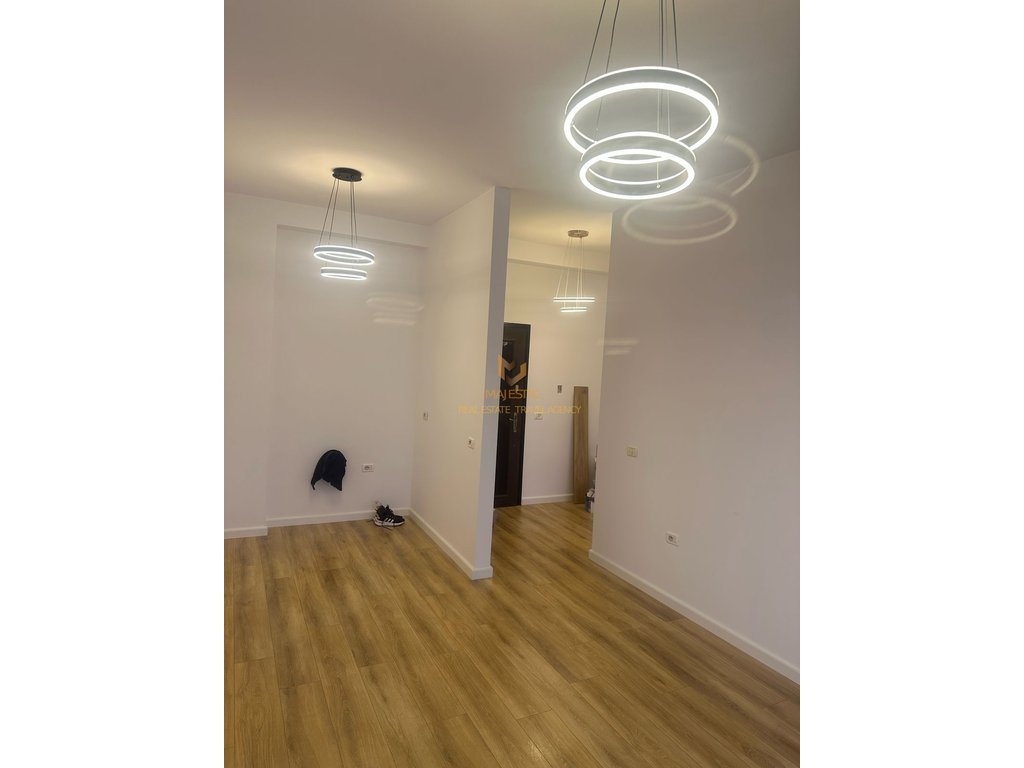 Shitet apartament 1+1 ne Misto Mame , Pallatet Cabej 