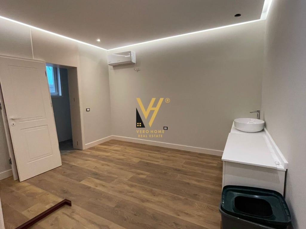 SHOP OF 70 M2 FOR RENT AT THE PARIS COMMUNE