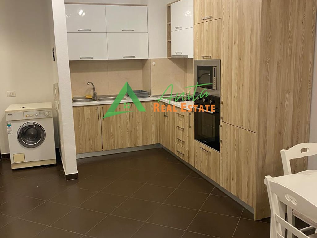 Oxhaku apartament 1+1 per qira